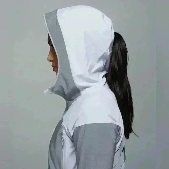 Lululemon light speed jacket 8 - Picture 4 of 9